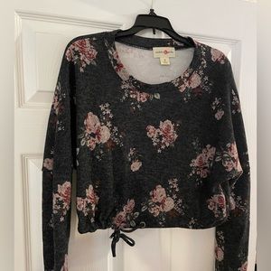Wishful Park Women’s Sweater size Medium. Flower Design.